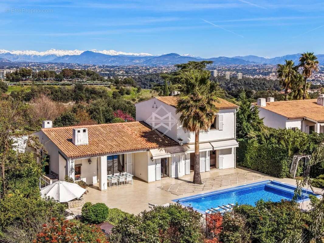 Maison à VILLENEUVE-LOUBET