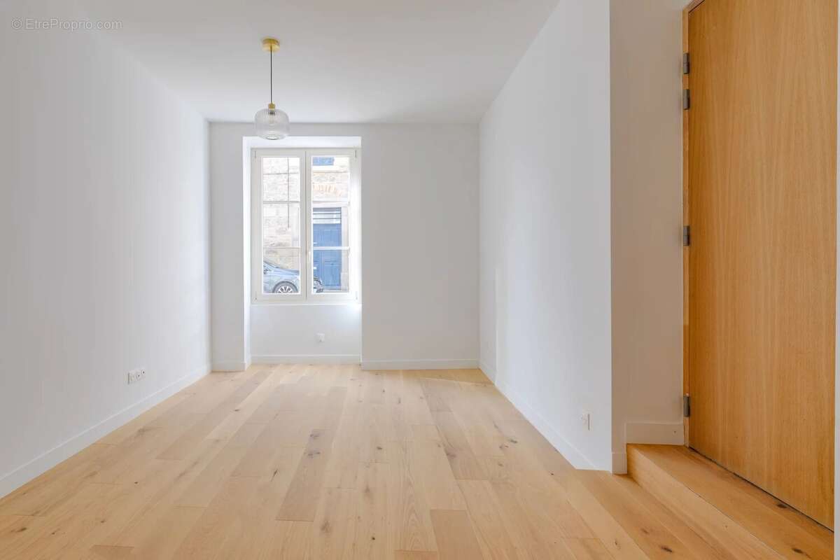 Appartement à SAINT-GENIS-LAVAL