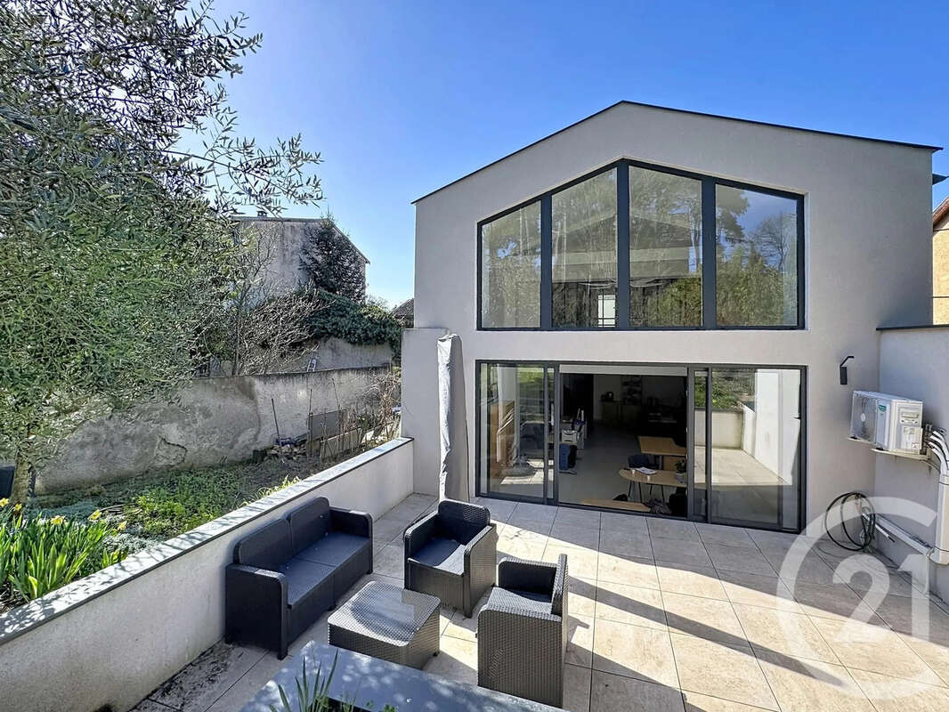 Appartement à SAINTE-FOY-LES-LYON