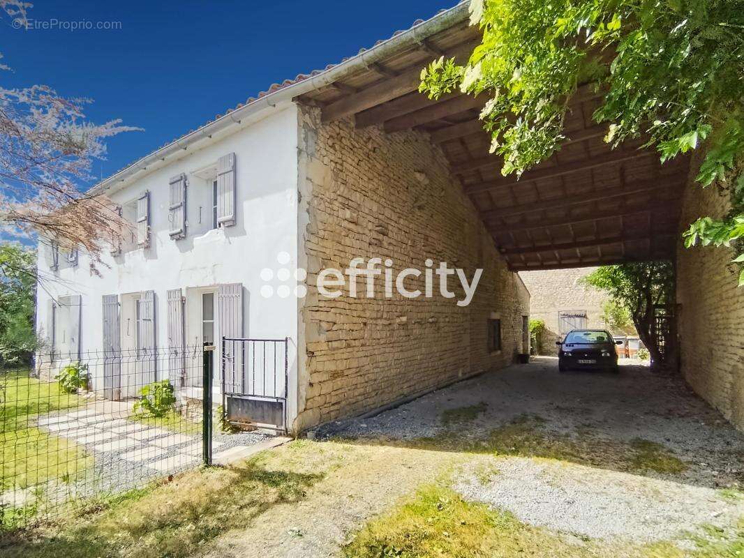 Maison à LE GUE-D'ALLERE