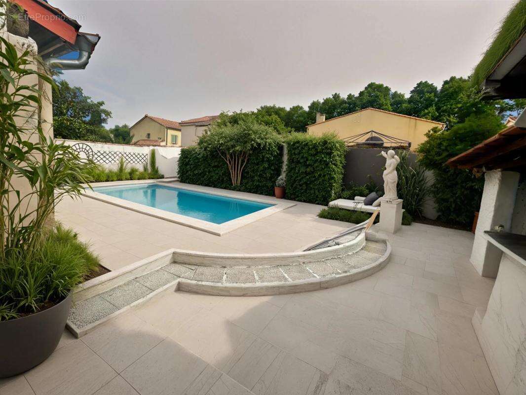 Maison à PELISSANNE