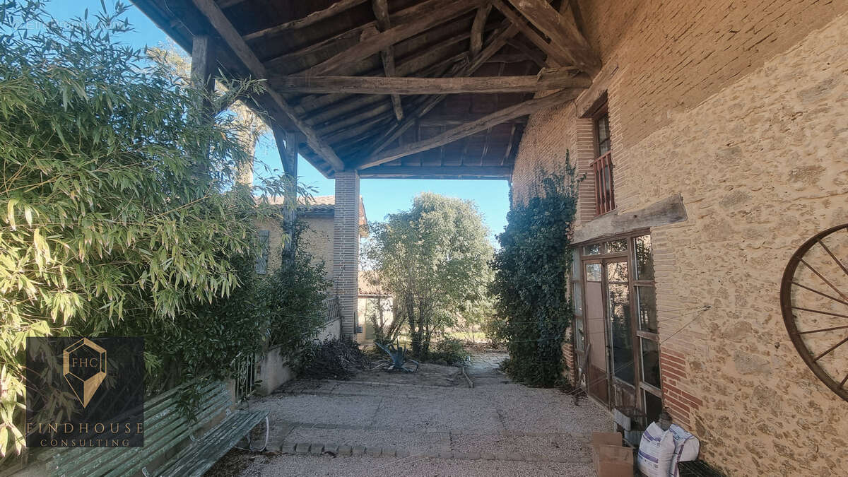 Maison à POUY-DE-TOUGES