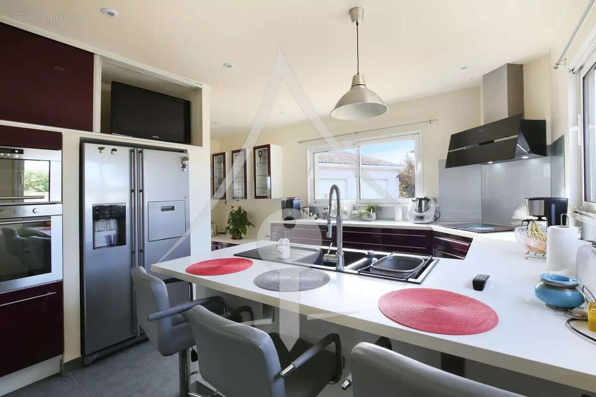 Maison à LAVERNOSE-LACASSE