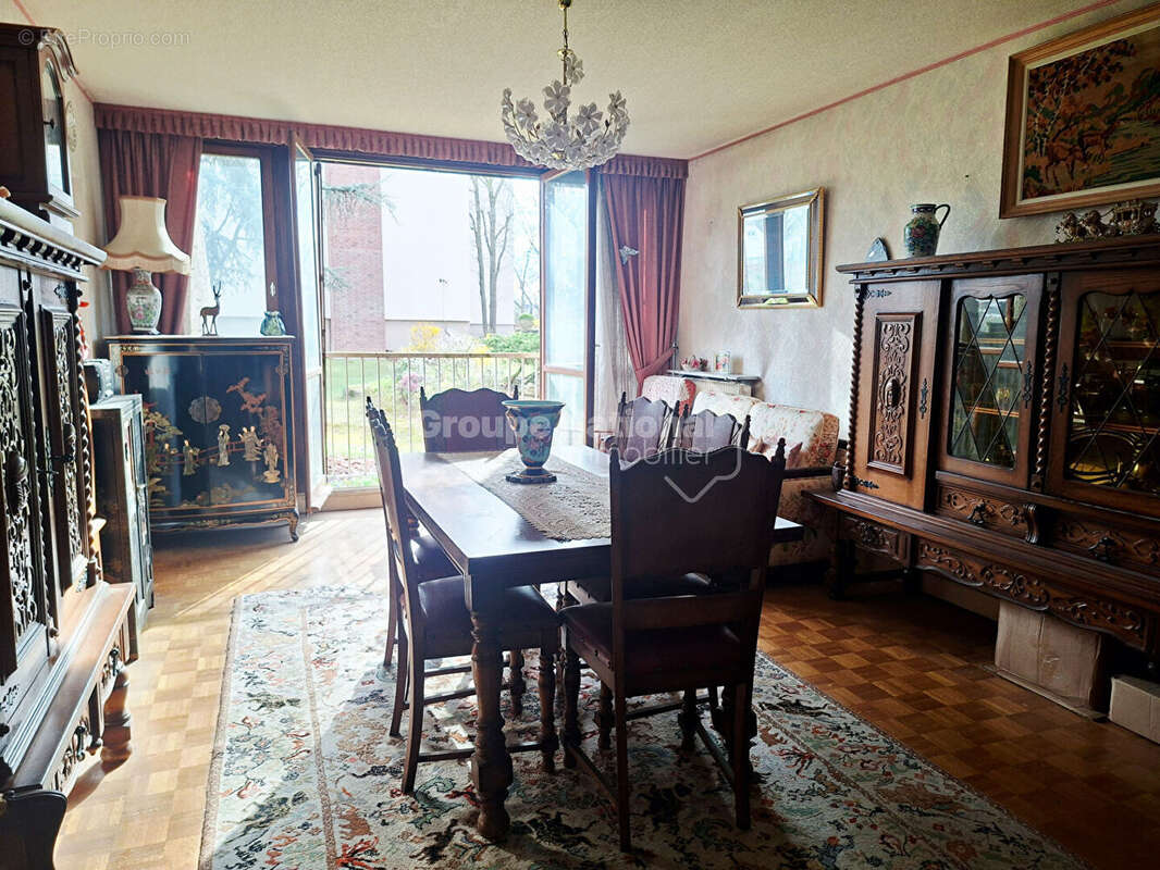 Appartement à BEAUCHAMP