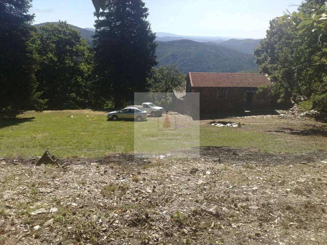 Maison à LE COLLET-DE-DEZE