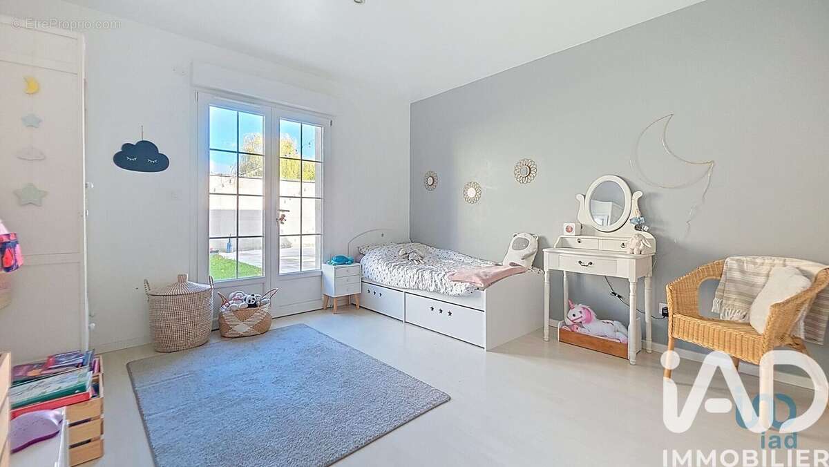 Photo 8 - Maison à ROMILLY-SUR-SEINE