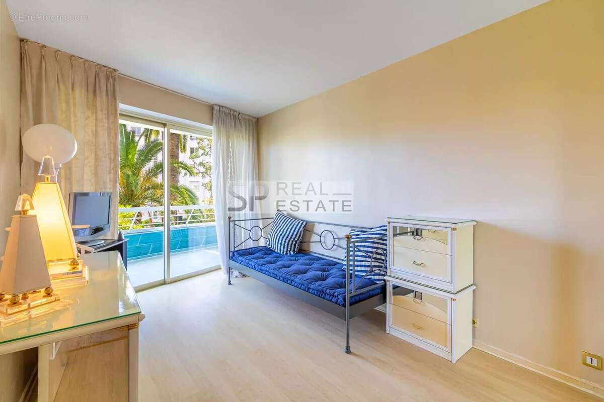 A vendre cannes  secteur basse californie 3 pieces - photo 8