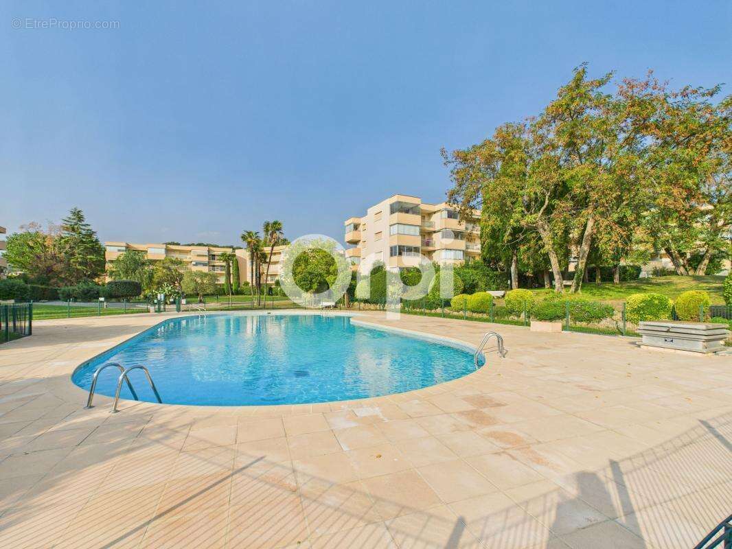 Appartement à MANDELIEU-LA-NAPOULE