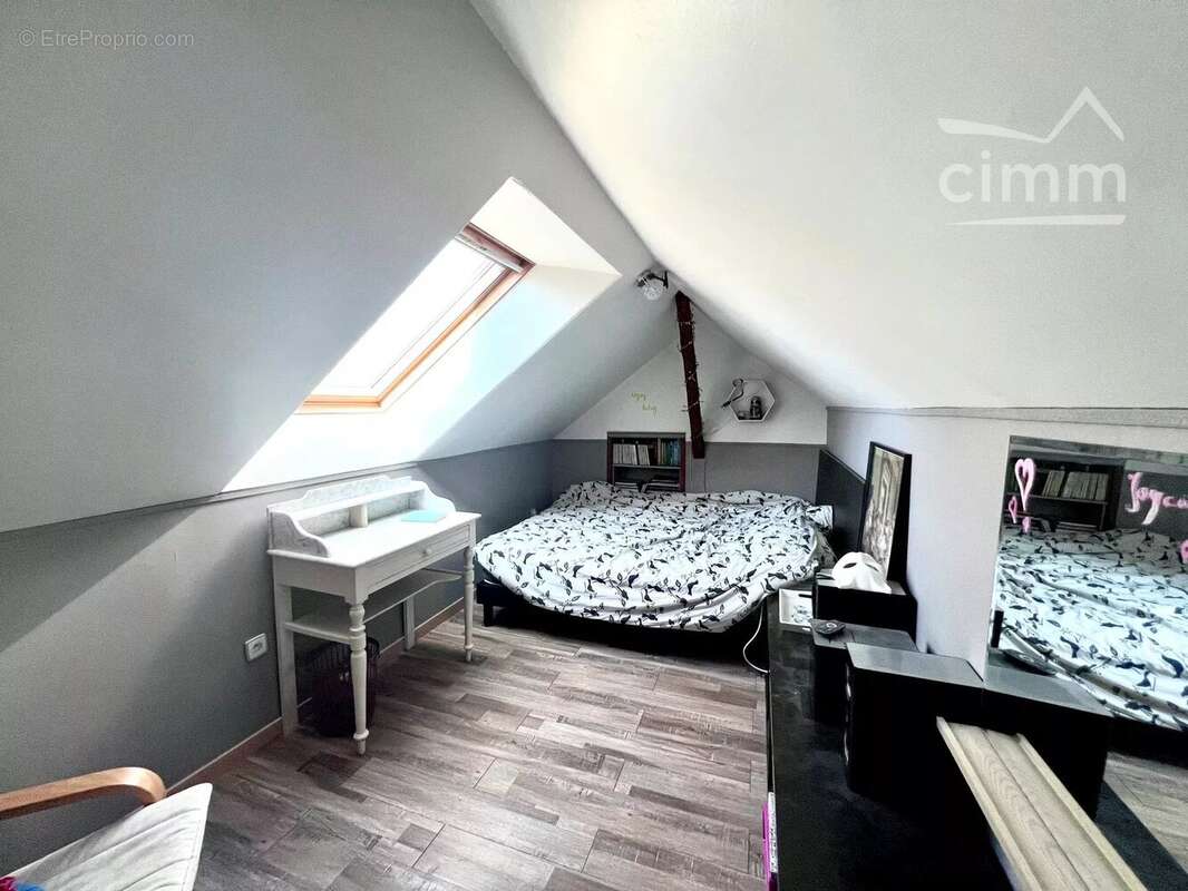 Maison à CIRES-LES-MELLO