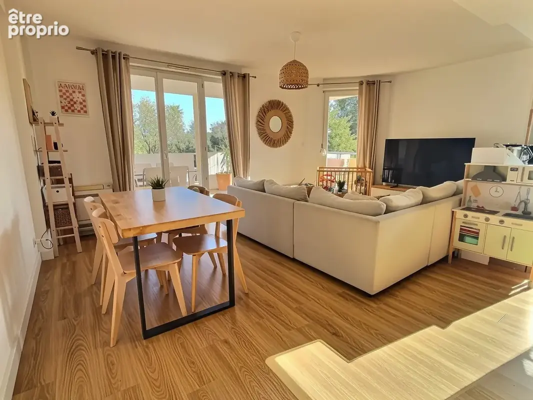 Appartement T3 avec terrasse et 2 stationnements privatifs - photo 1