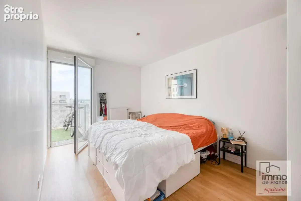 T3 avec grand balcon, parking et cellier - Bordeaux Saint-Je - photo 9