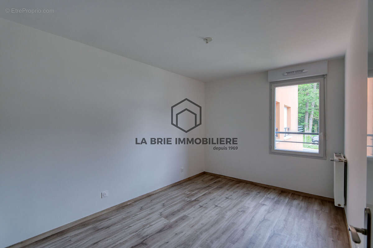 Appartement à EMERAINVILLE