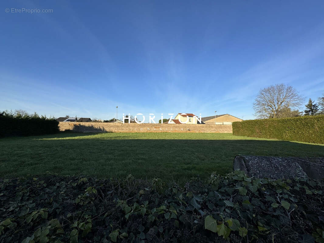 Terrain à SAINT-DIDIER-SUR-CHALARONNE
