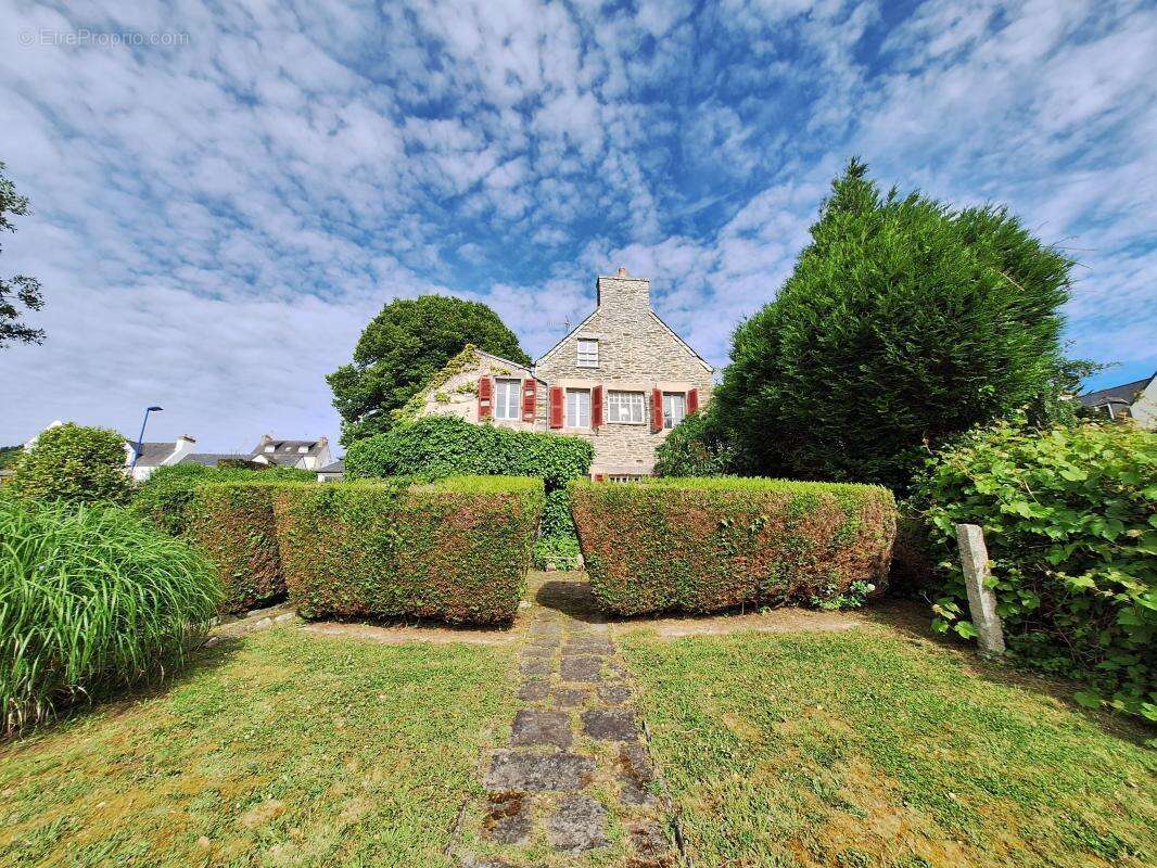 Maison à LOCQUIREC
