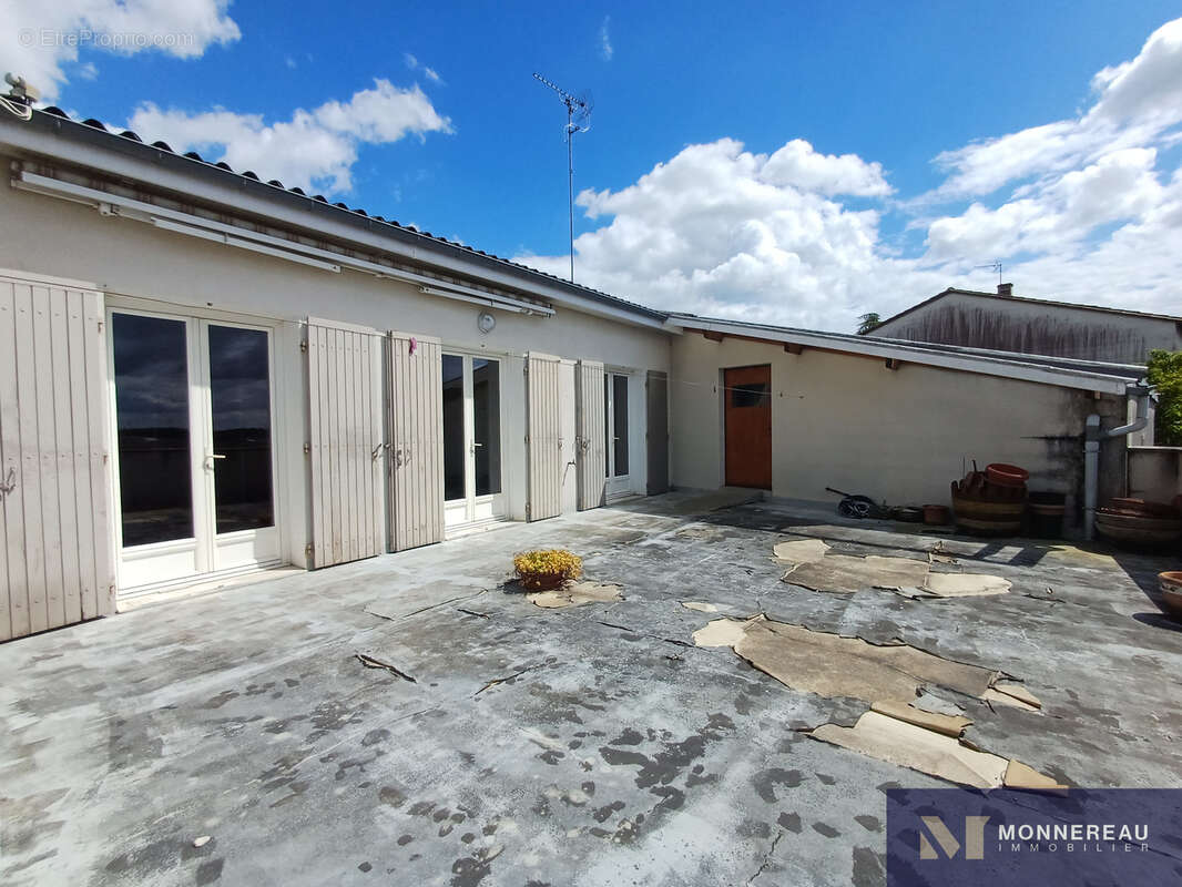 Maison avec garage coeur de ville - photo 2
