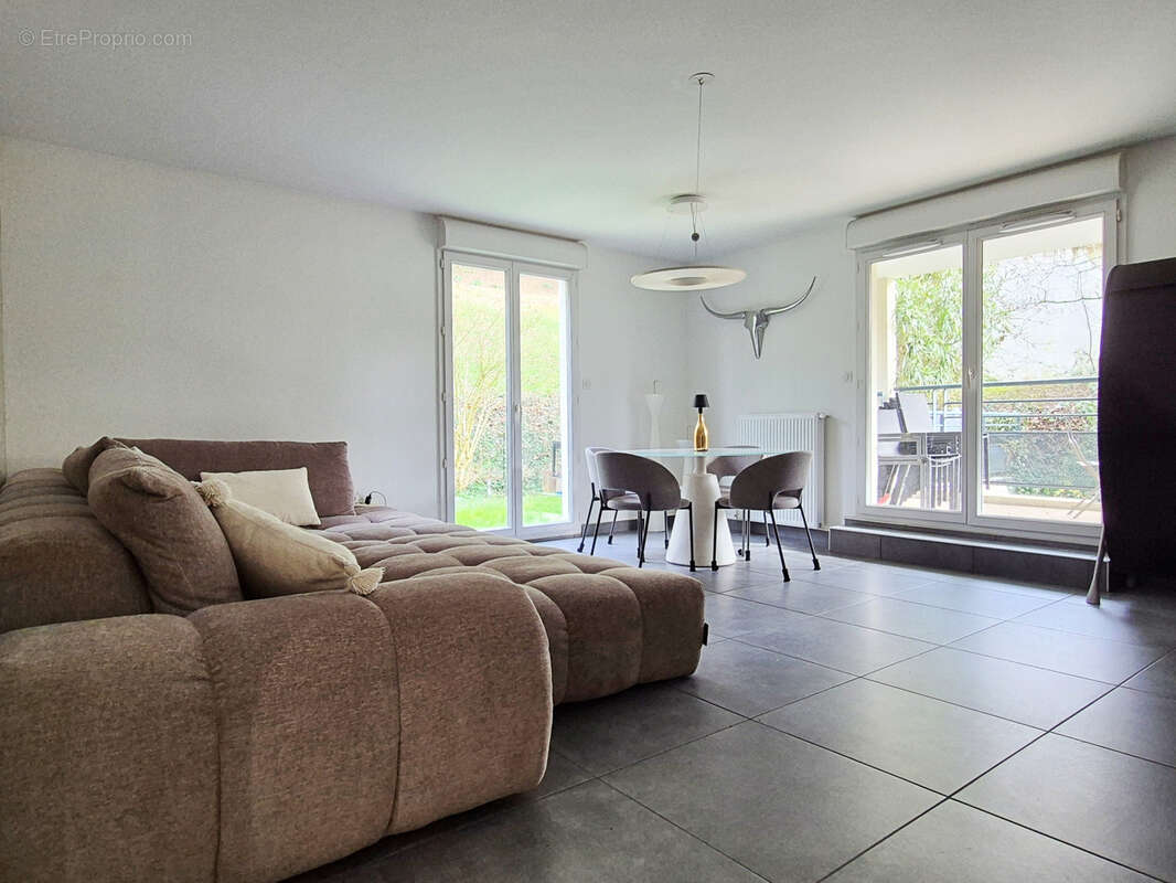 Appartement à FONTAINES-SUR-SAONE