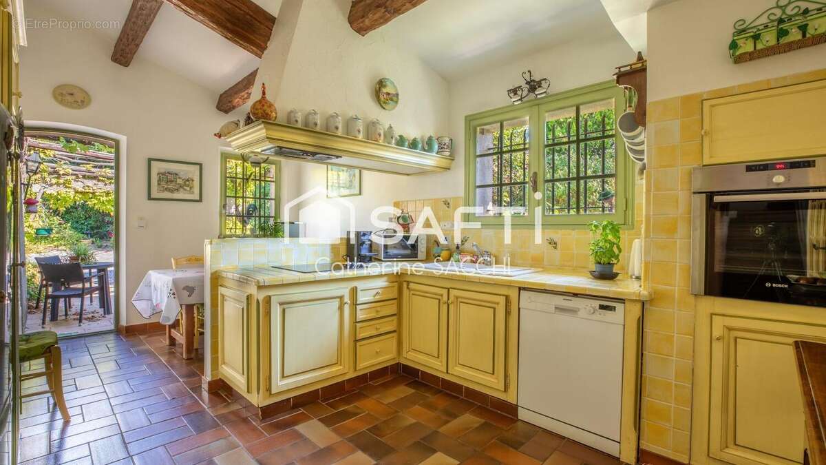 Maison 145 m² à Saint-Raphael  - photo 8