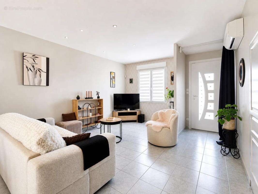 Maison de 7 pièces de 129 m² à Vion - photo 3