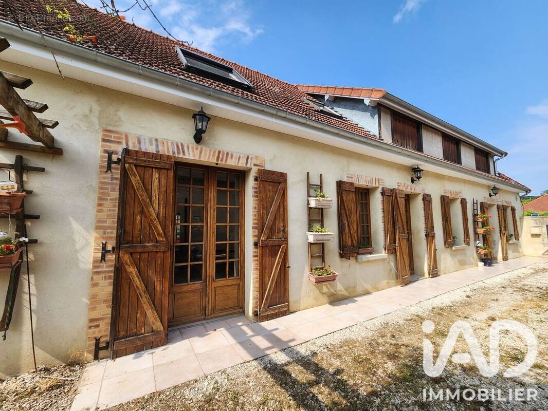 Photo 1 - Maison à ESTISSAC