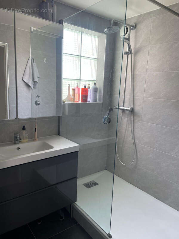Appartement à PARIS-20E