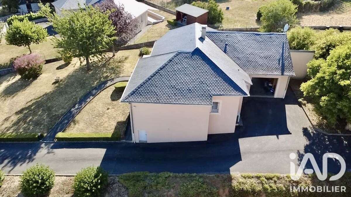 Maison 104 m² à Naucelle  - photo 4