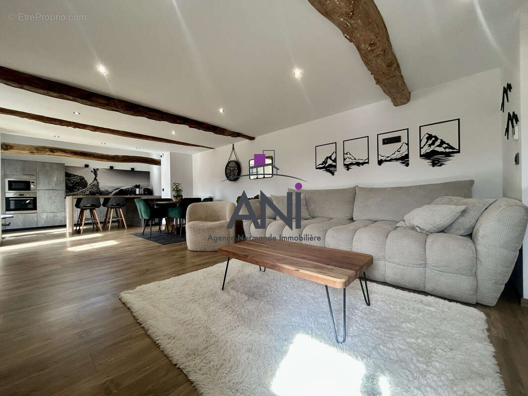 Maison à AVREMESNIL