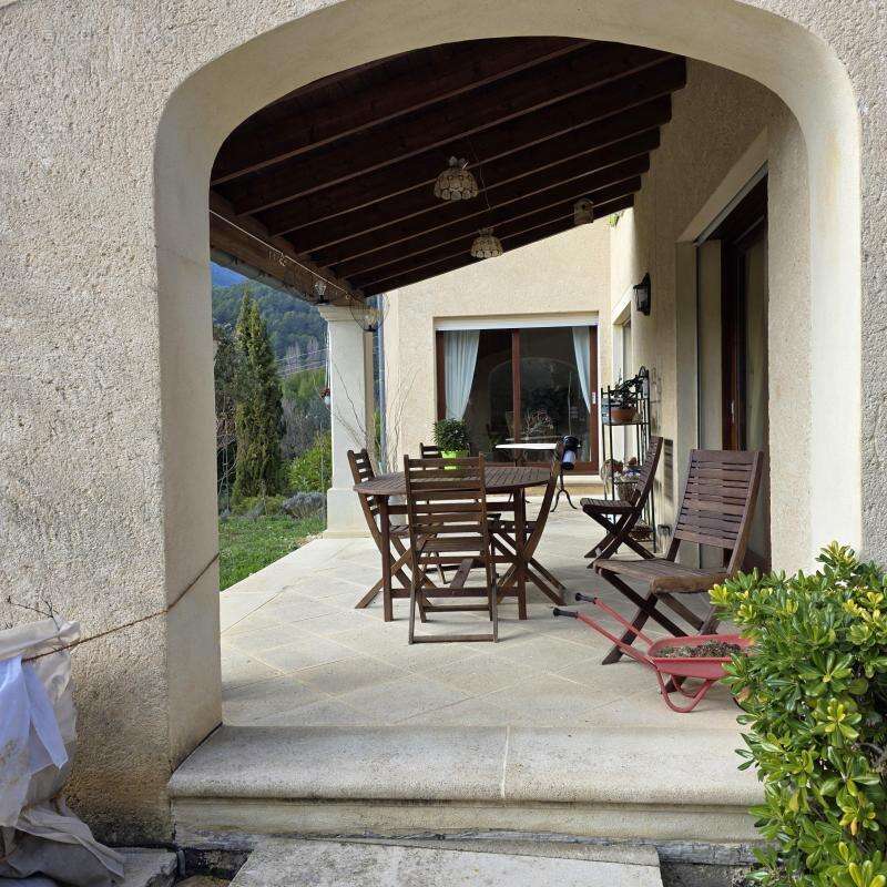 Splendide maison avec 2 logements et piscine - photo 25