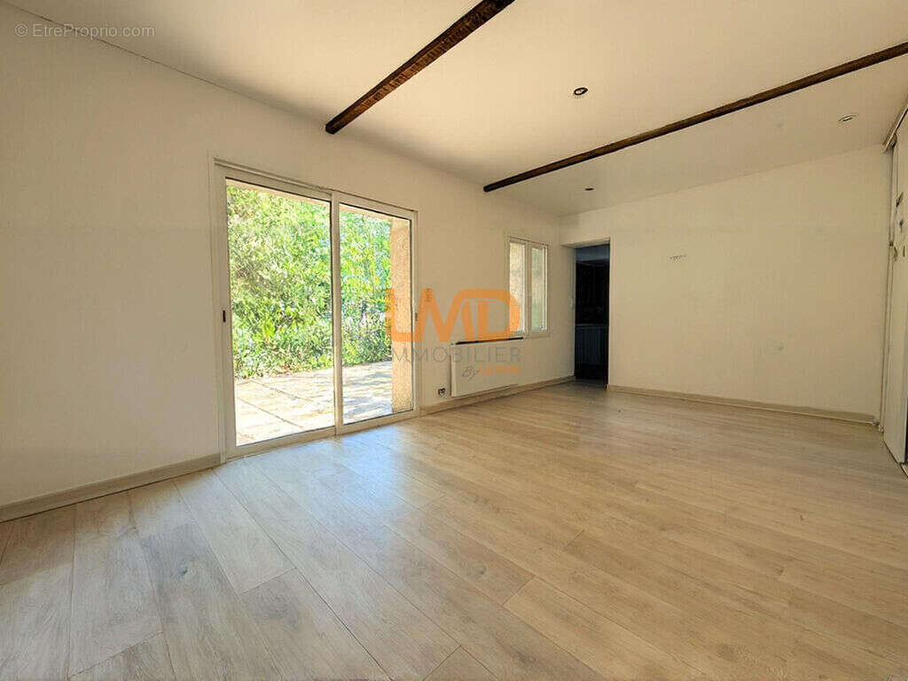 Callas Var – Maison 4 chambres, 1917 M² et beau potentiel - photo 12