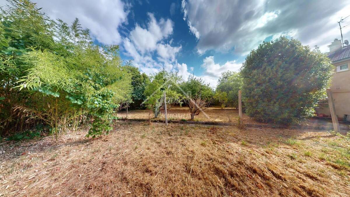 Maison lumineuse de 82 m² à Diou avec jardin - photo 8