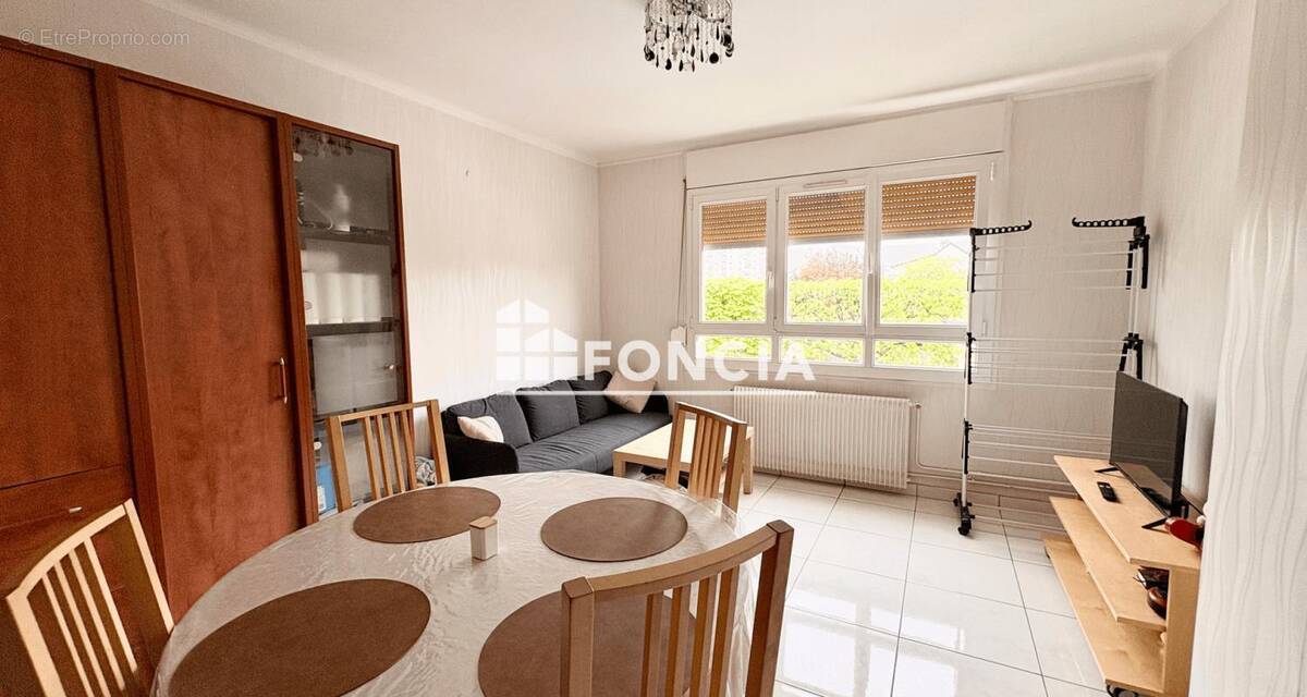 Appartement à SARTROUVILLE