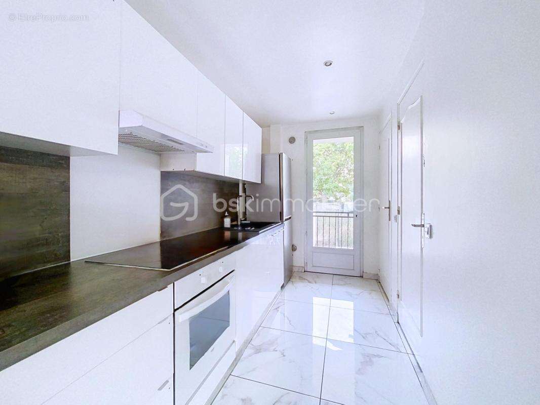 Maison F7 située à Villeparisis avec 1 pièce en sous-sol, 3 salles de bain, 1 jardin et 1 terrasse - photo 4