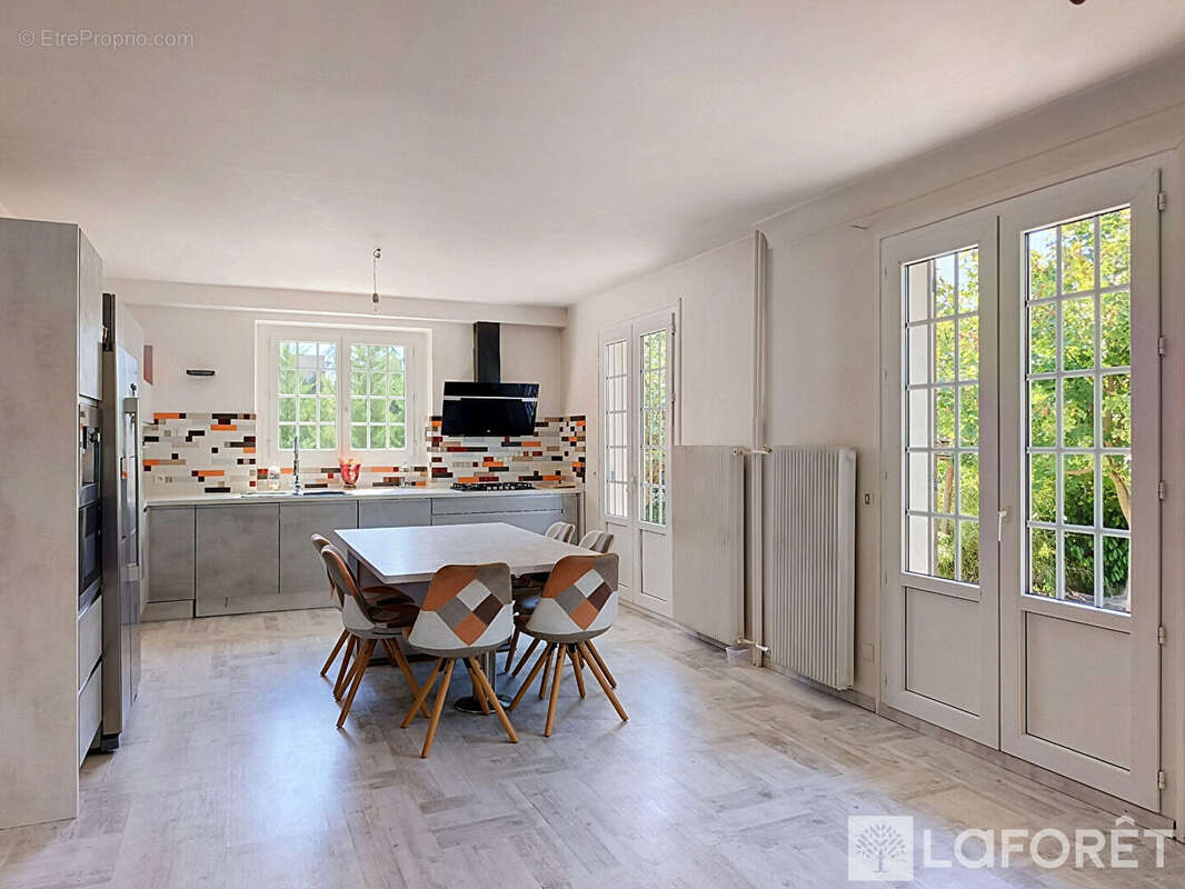 Maison familiale 142 m² avec hangar de 155 m² - photo 9
