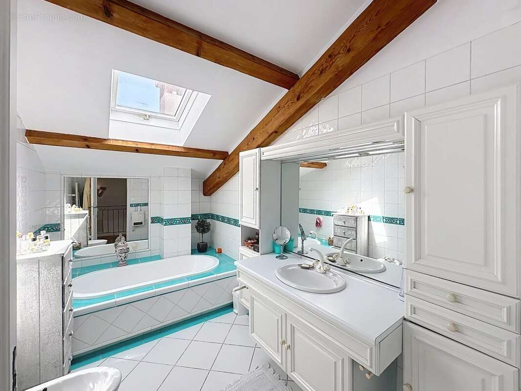 Maison à VALLAURIS
