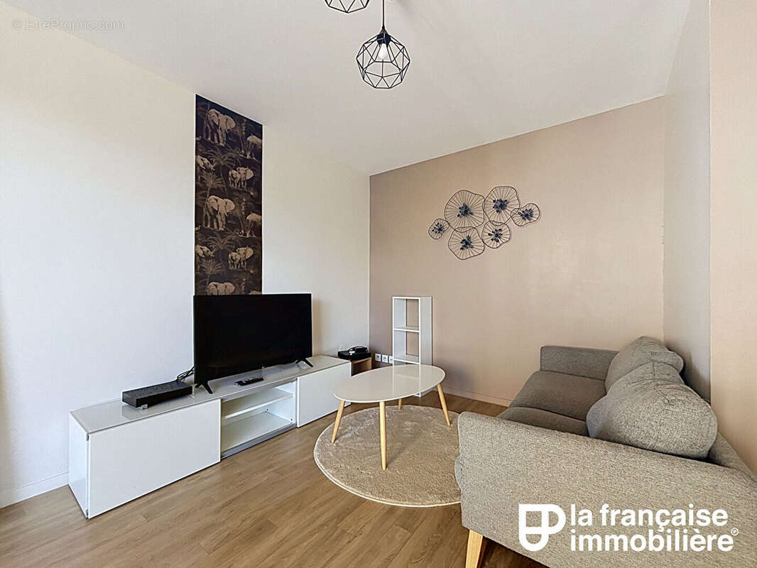 A VENDRE - VERT BUISSON - T2 avec balcon et place de parking - photo 7