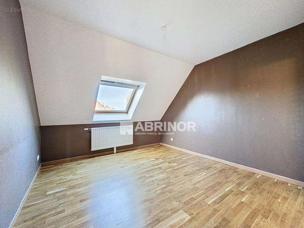 Maison à NEUVILLE-EN-FERRAIN