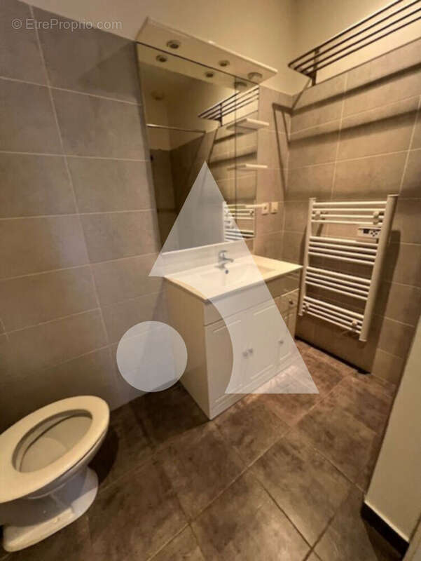 Appartement à NEYRON