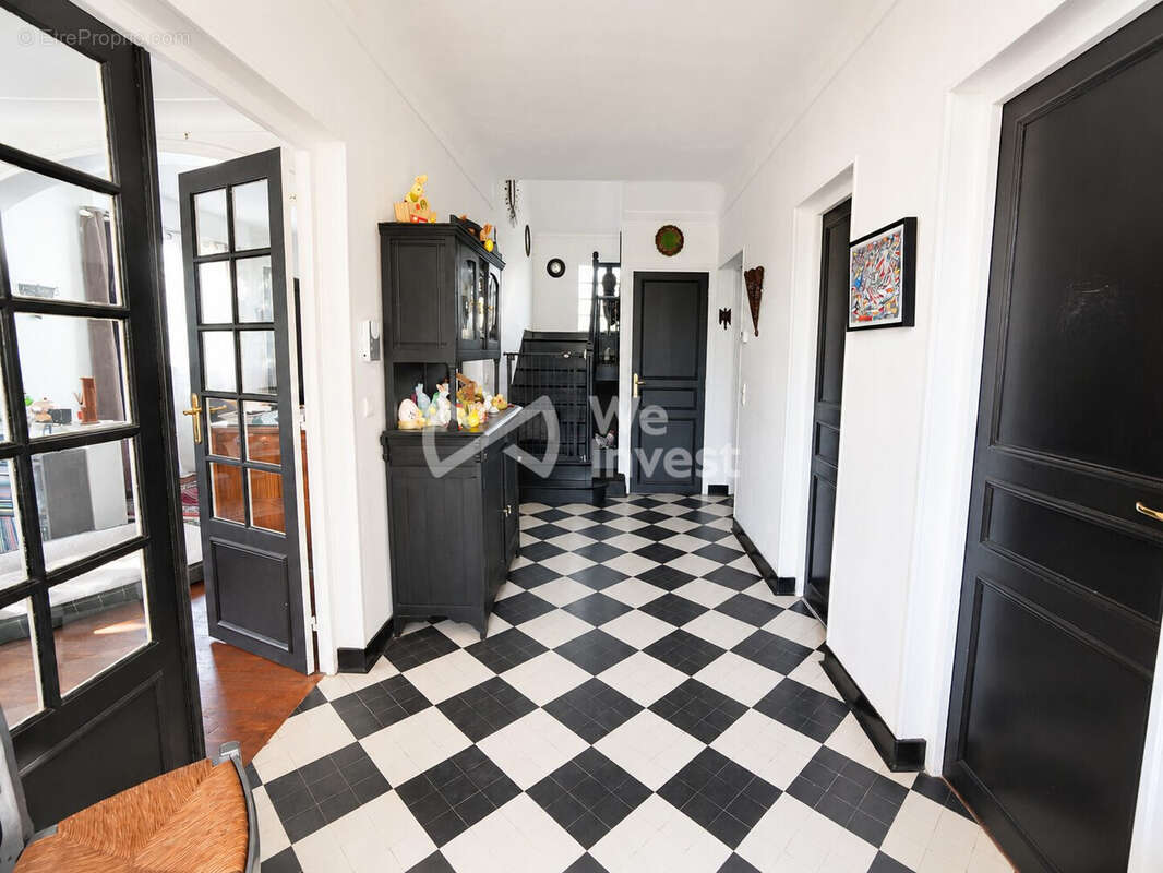 Maison 195 m² à Le Plessis-Trevise  - photo 8