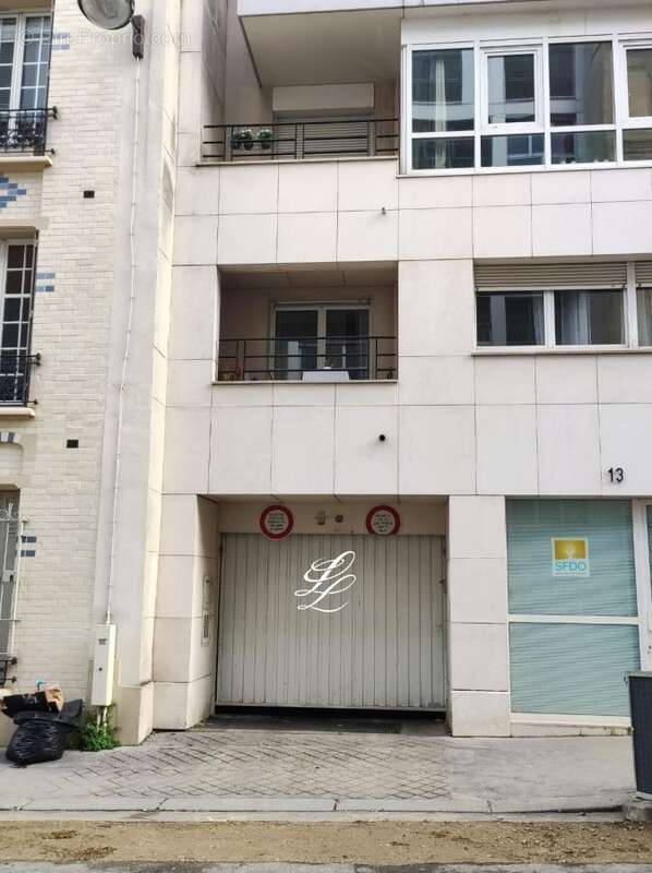 Parking à PARIS-15E