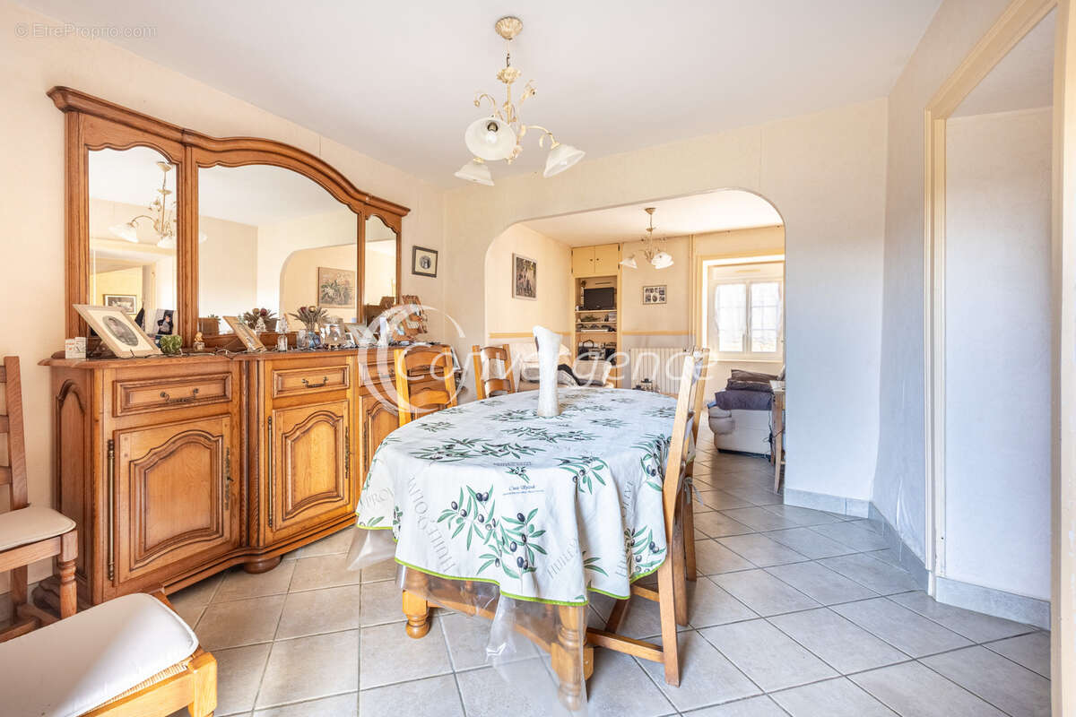 Maison à SAINT-VICTURNIEN