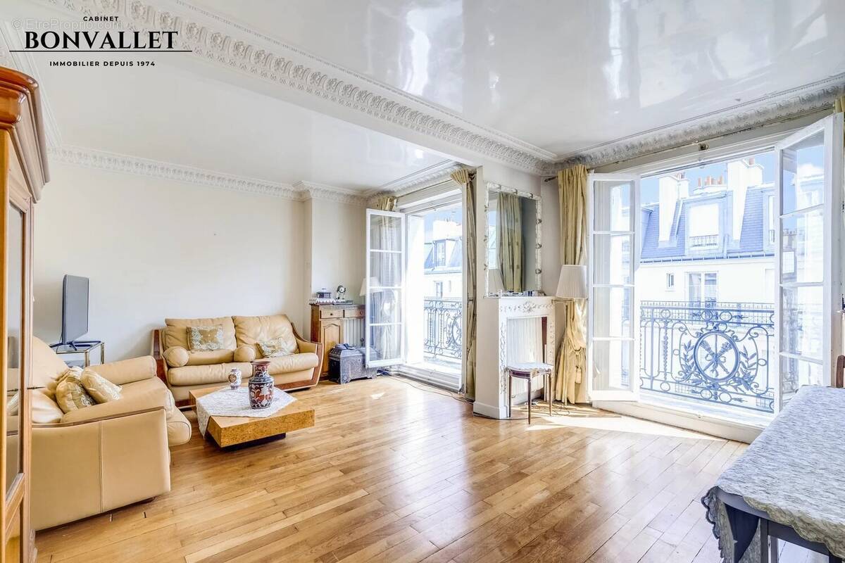 Appartement à PARIS-15E