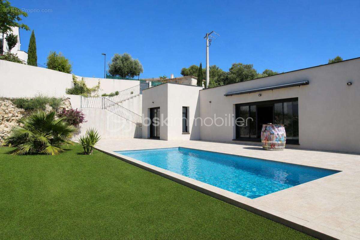 Maison à MILHAUD