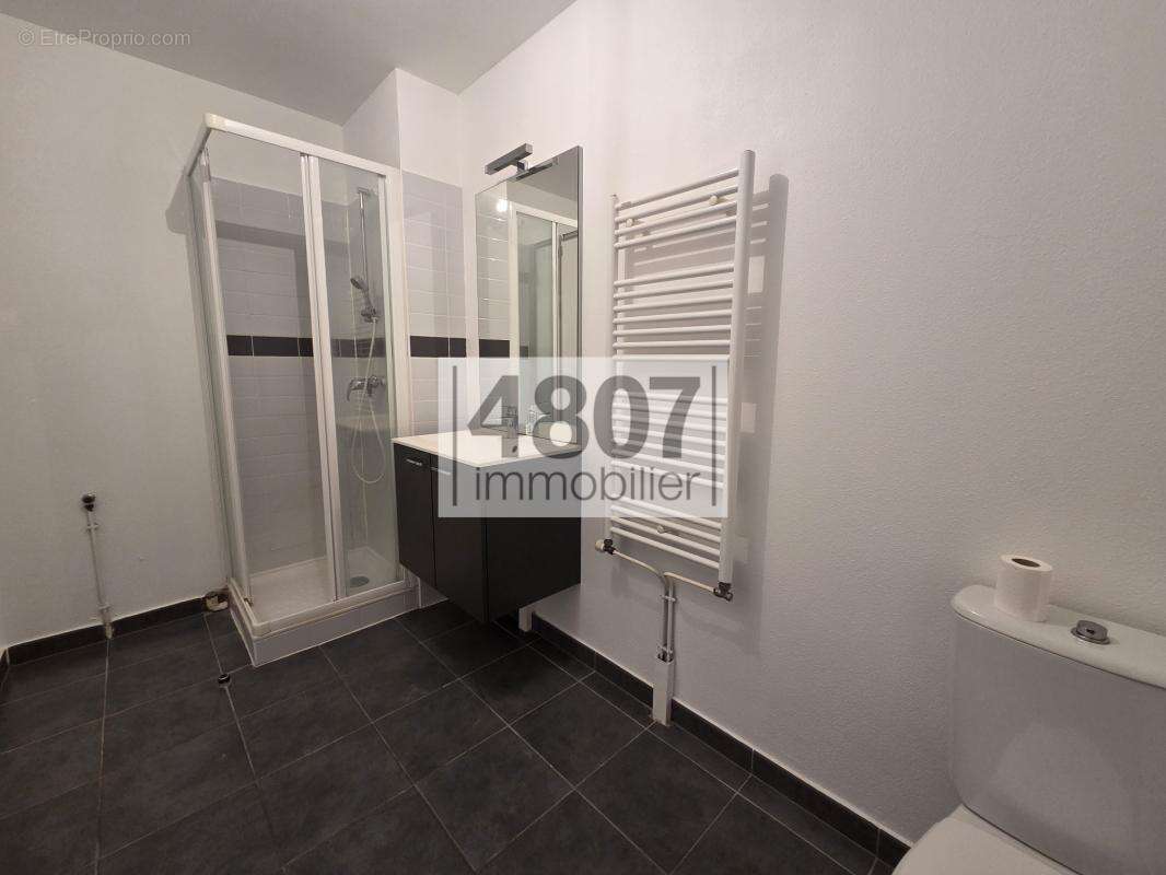 Appartement à ETREMBIERES