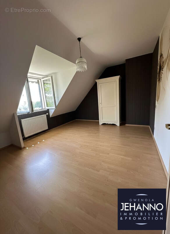 Maison 138 m² à Saint-Ave  - photo 9