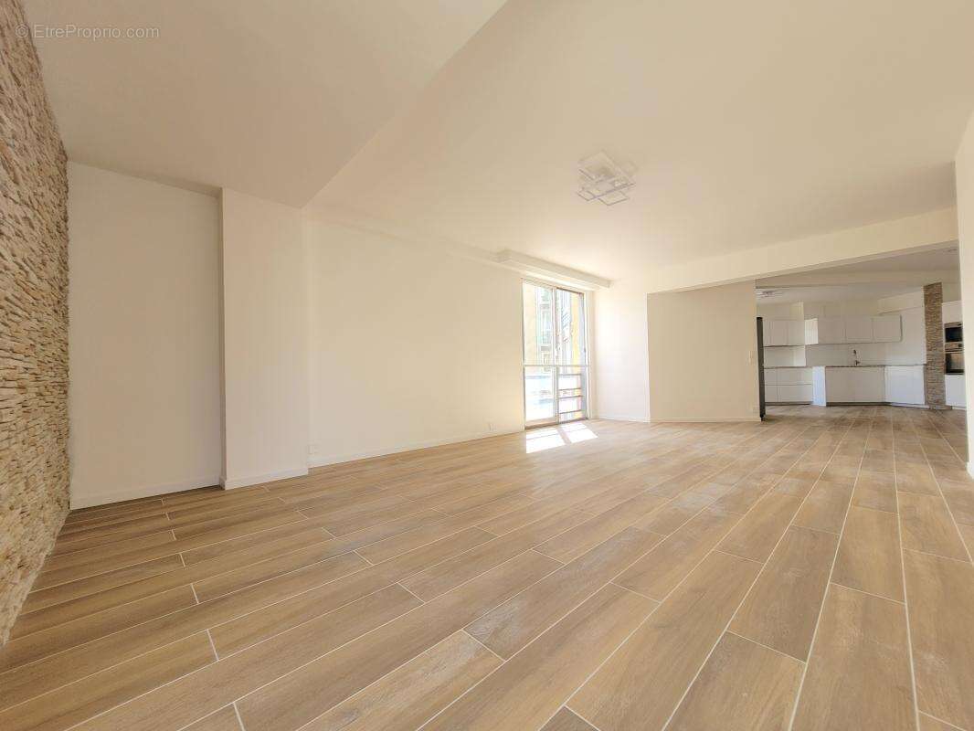 Appartement à MARSEILLE-6E