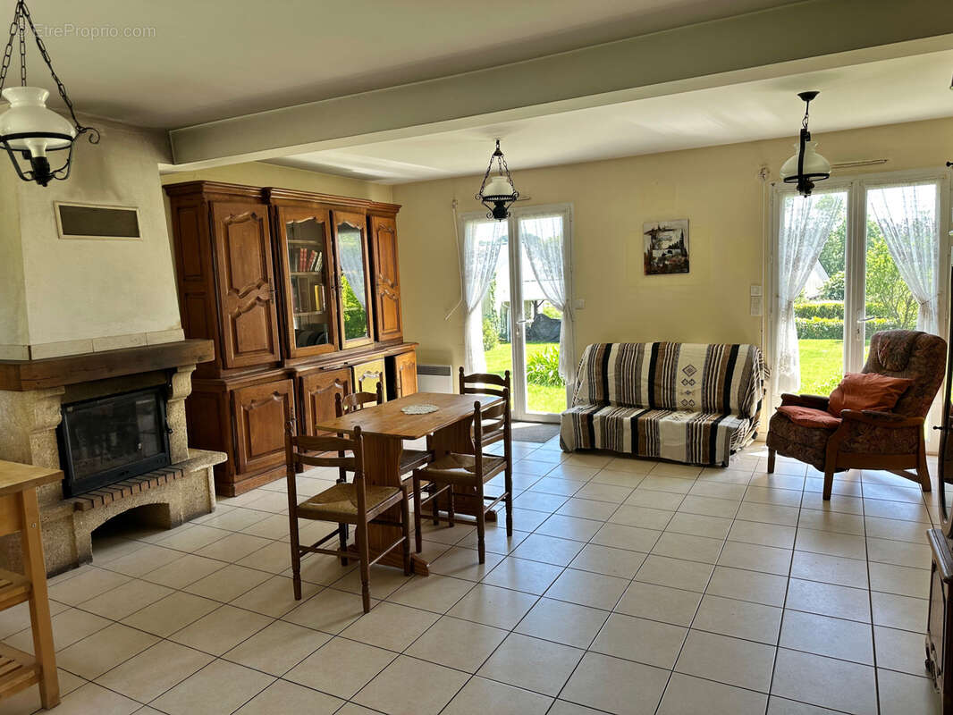 Maison à PLEVENON