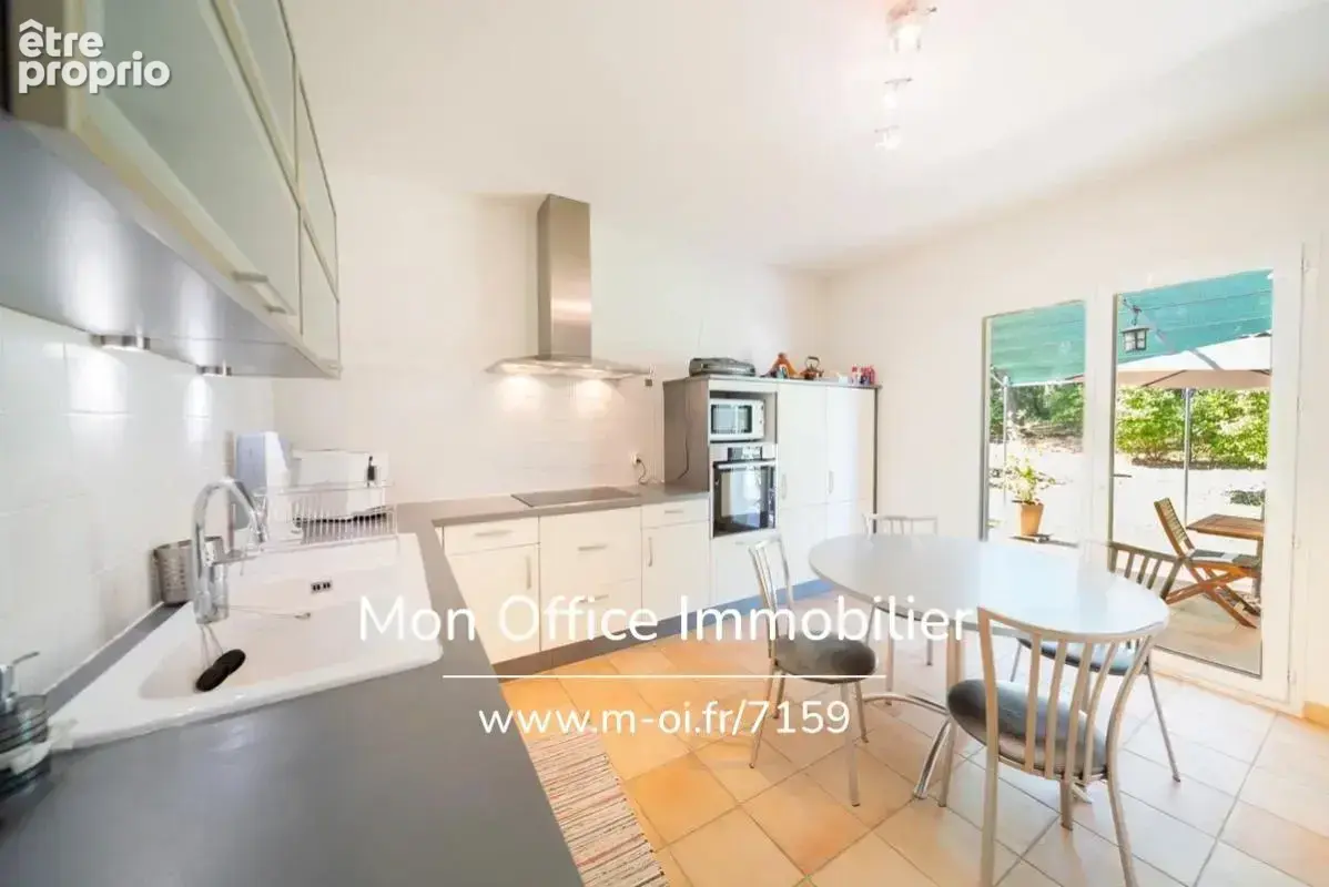 Référence : 7159-DVI. - AIX EN PROVENCE - Celony - Bastide de caractère de 172 m² sur un terrain plat de 2 300 m² avec piscine - photo 5