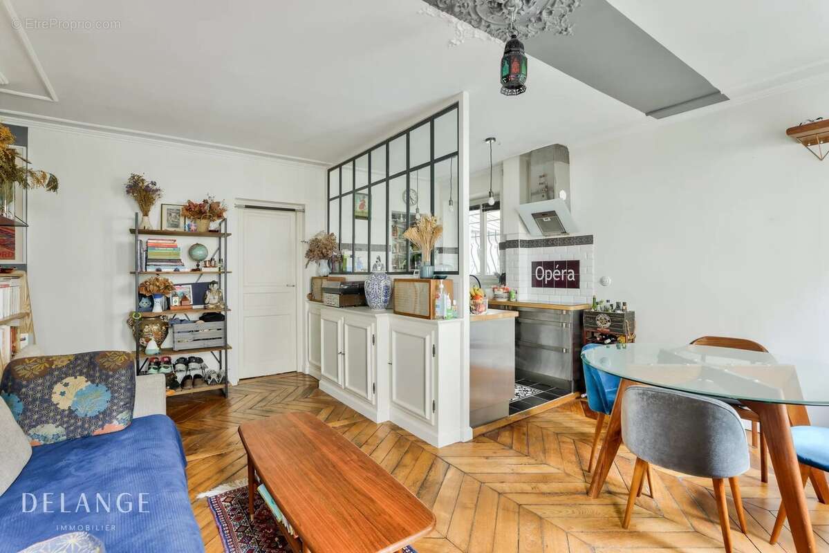 Appartement à PARIS-17E