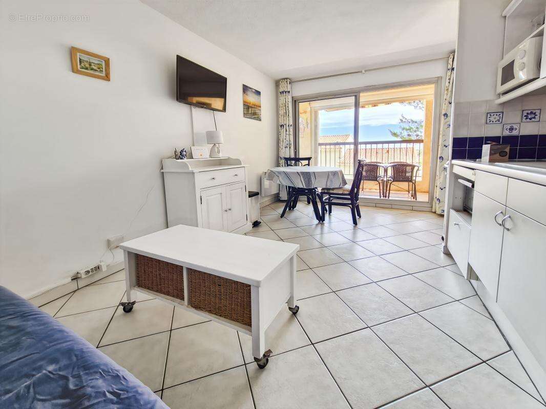 Appartement à ROQUEBRUNE-SUR-ARGENS