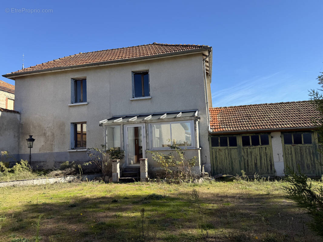 Maison à SAINT-PAUL-DE-VEZELIN