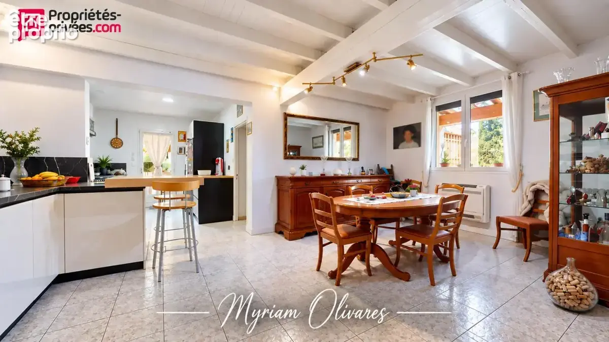 En exclusivite - maison d'architecte - 3 chambres - piscine 11x4.5 - 2 garages - terrain 2300m² - photo 8